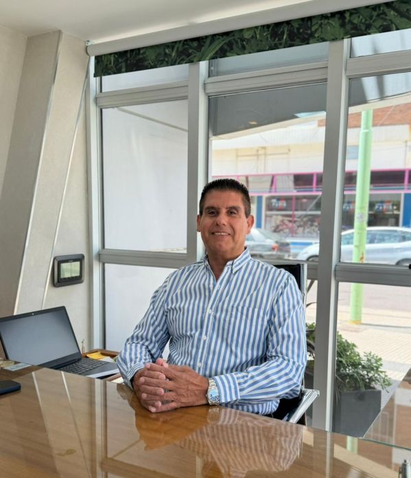 Dr. Gustavo Schamberger
